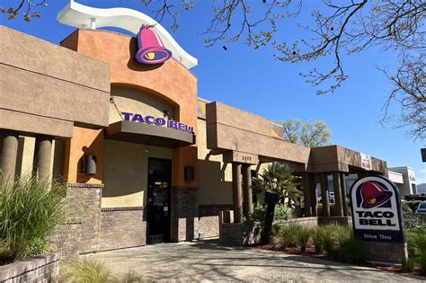 Woman facing felony DUI charges after refusing to leave Taco Bell drive-thru